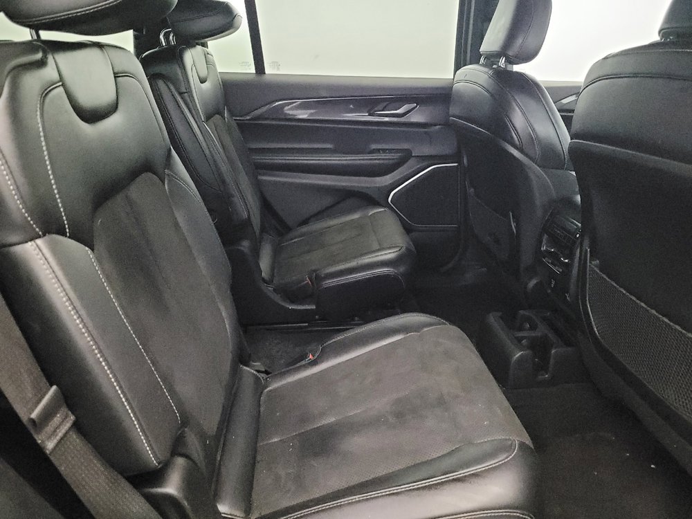 Used 2022 Jeep Grand Cherokee L Laredo AWD/4WD image 19