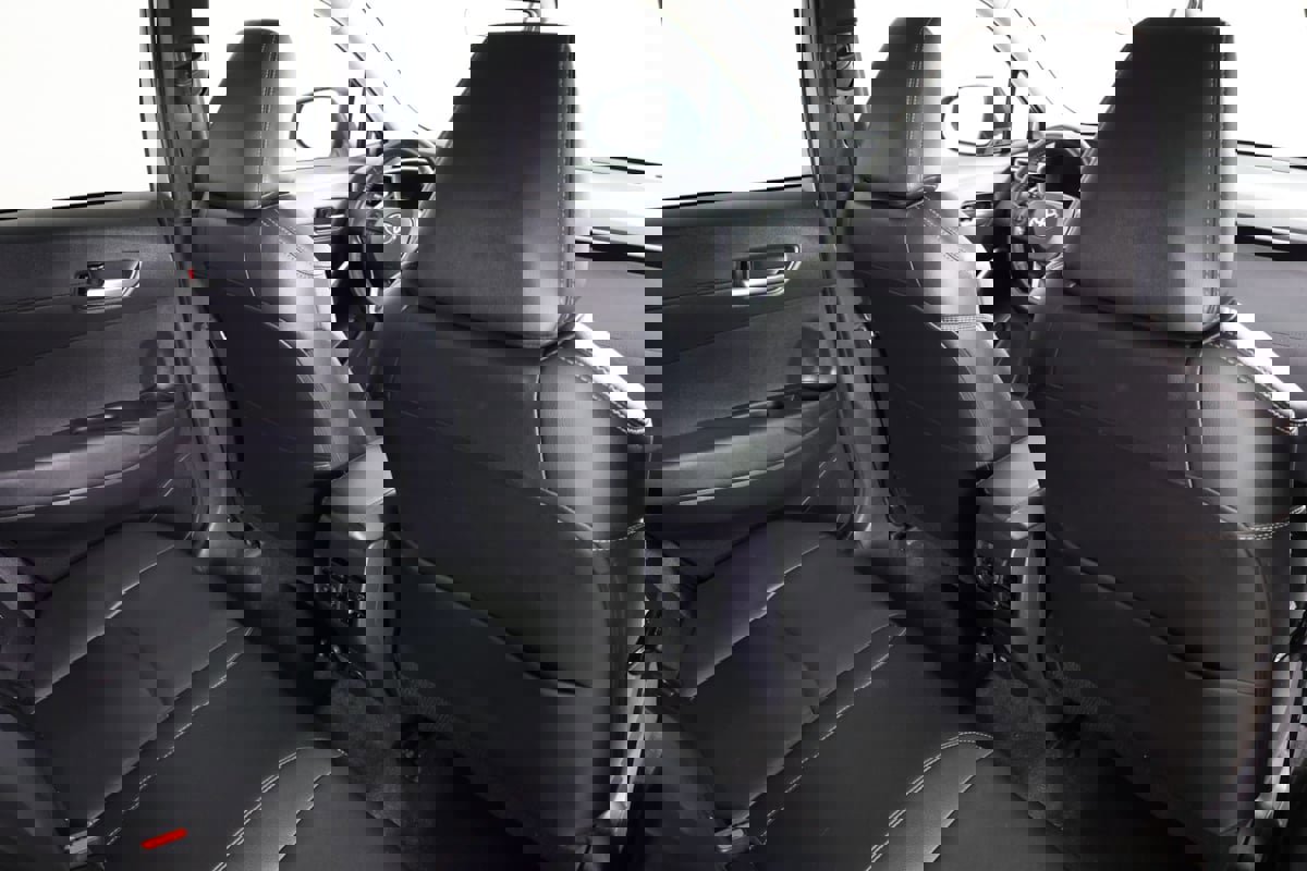 Used 2022 Toyota Corolla Cross XLE image 39