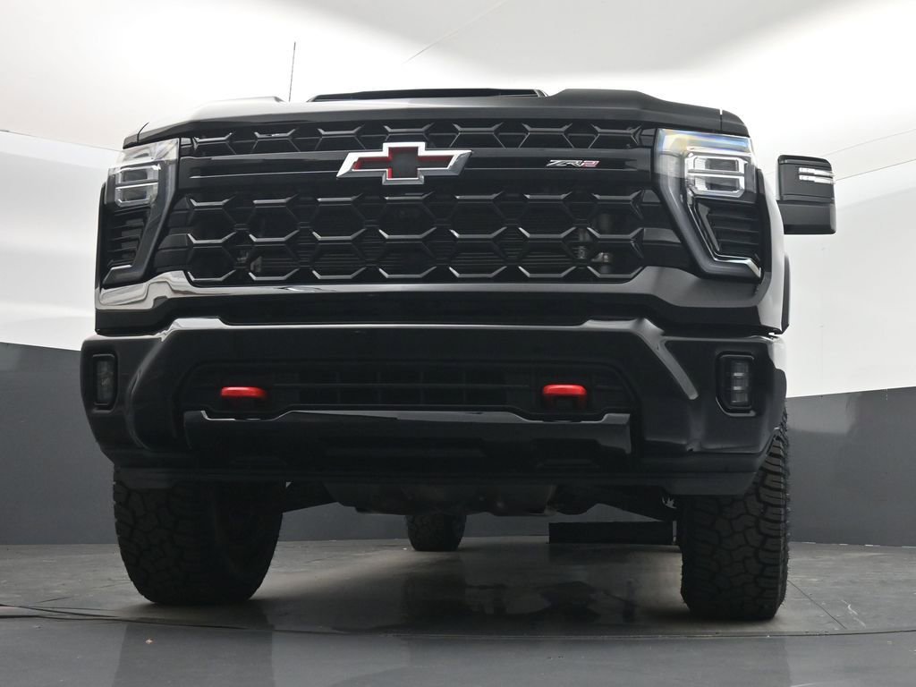Used 2024 Chevrolet Silverado 2500 ZR2 w/ Technology Package image 31