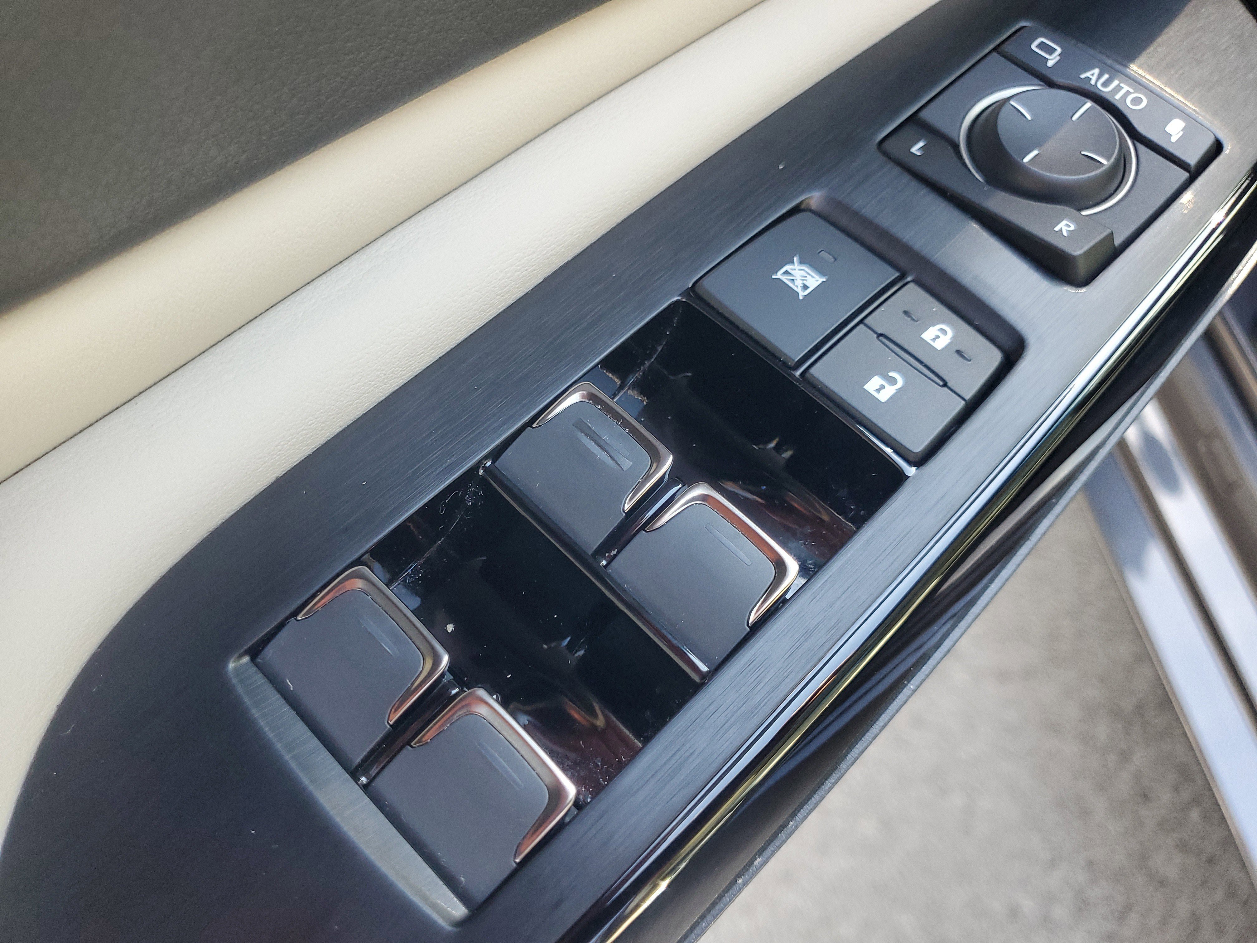 Used 2023 Lexus ES 300h w/ Premium Package image 22