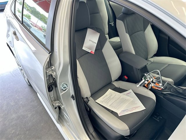 Used 2025 Toyota Corolla LE w/ Convenience Package image 24