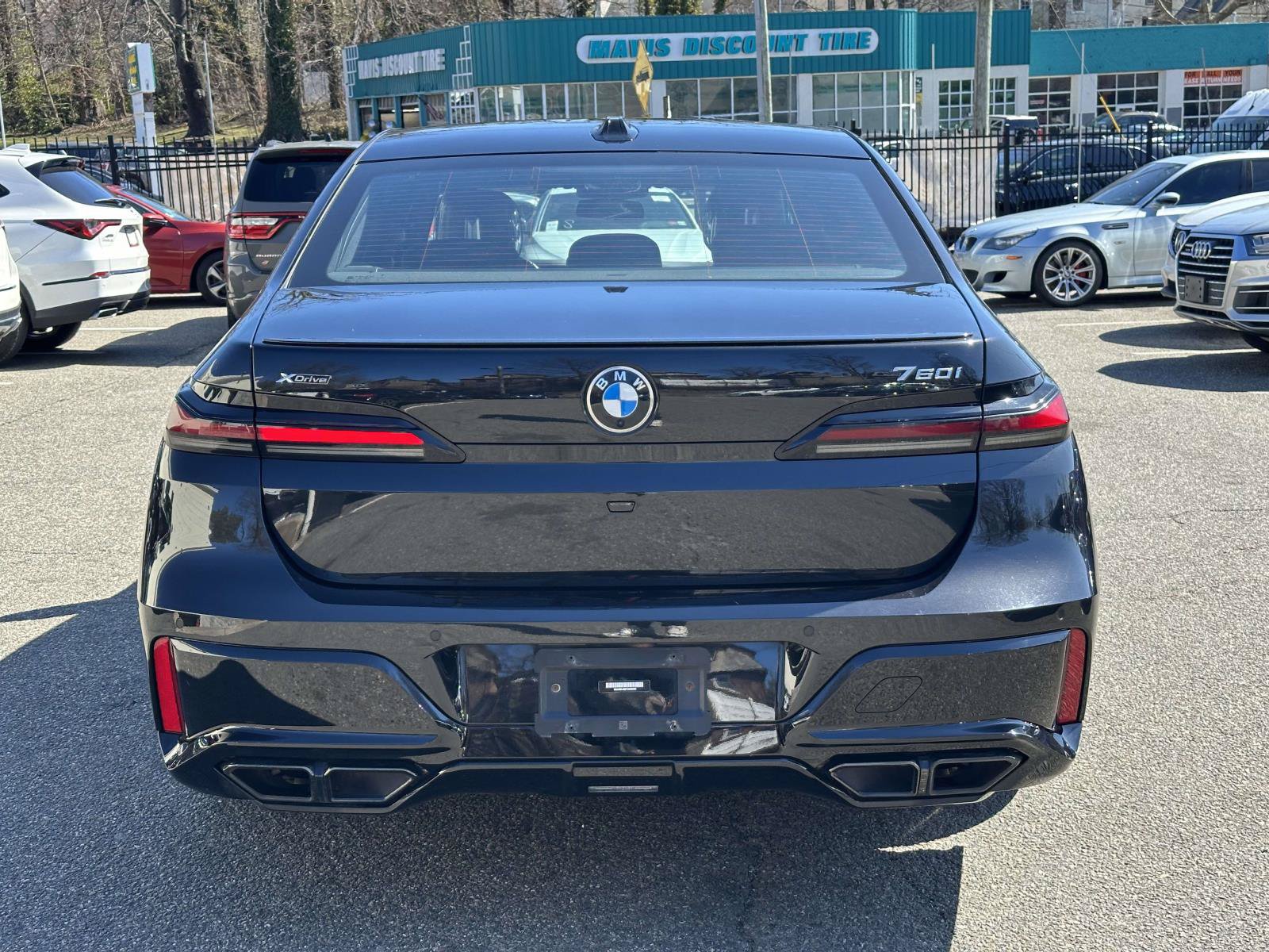 Used 2023 BMW 760i xDrive w/ Executive Package AWD/4WD image 4