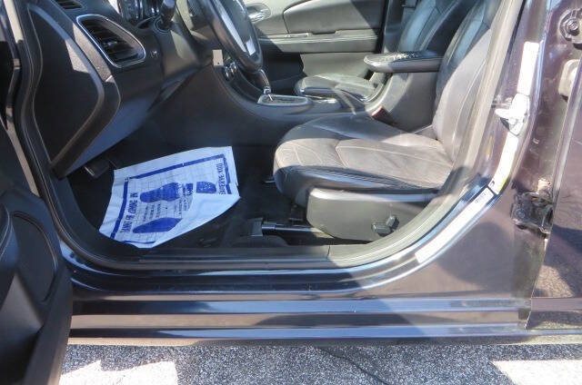 Used 2012 Chrysler 200 Limited w/ Sun/Sound Group FWD image 12