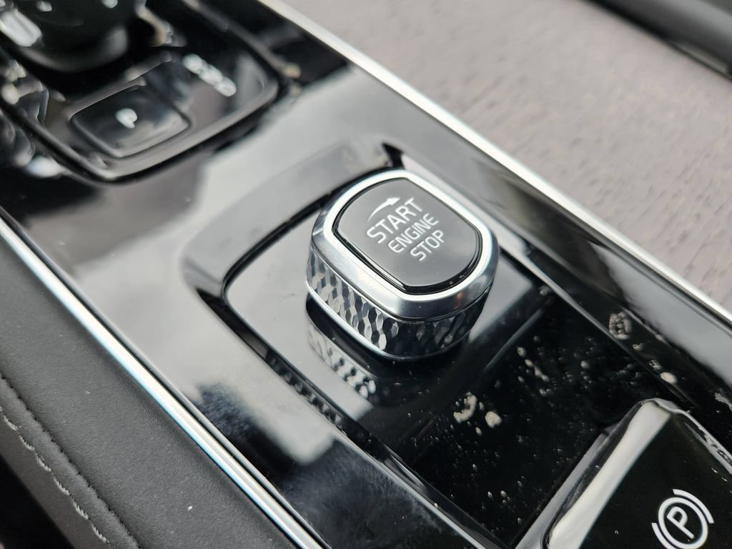 New 2026 Volvo XC90 T8 Ultra w/ Lounge Package AWD/4WD image 12
