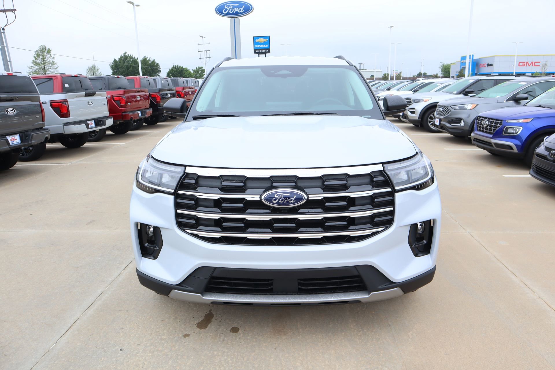 New 2026 Ford Explorer Active RWD image 10