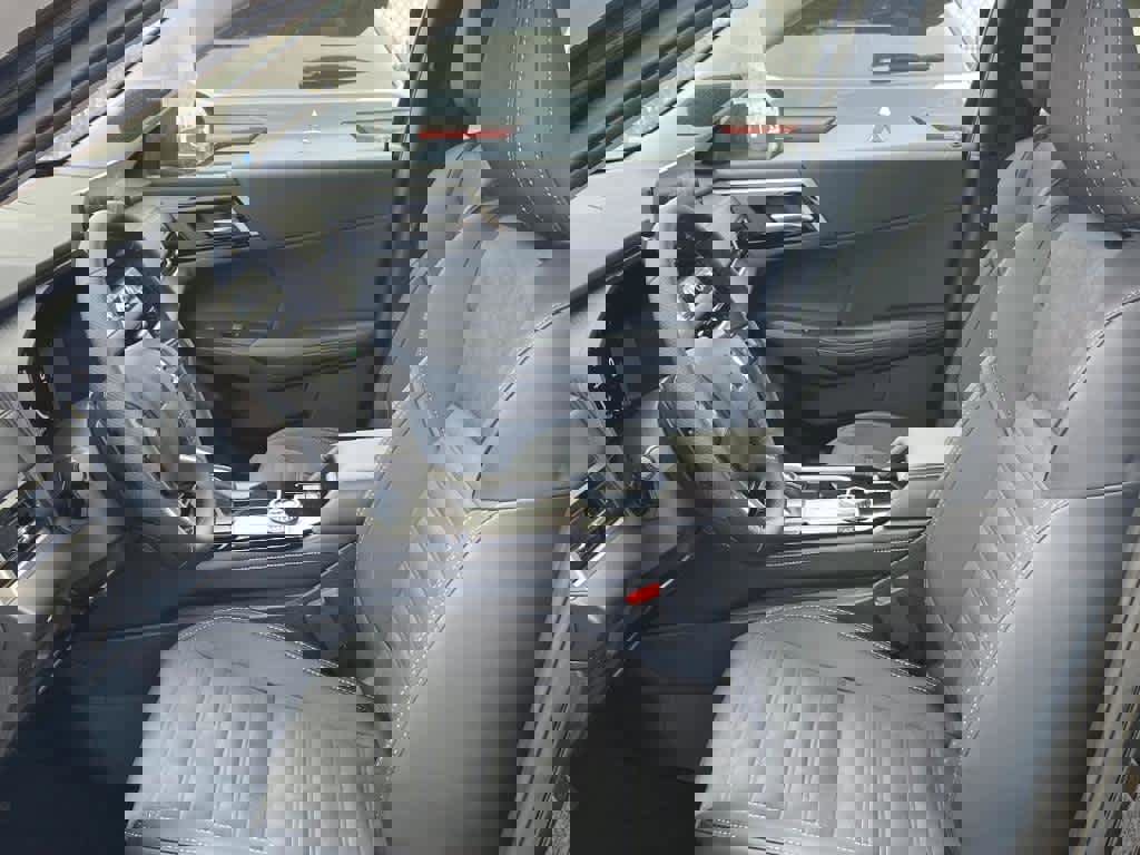 New 2025 Mitsubishi Outlander SE image 6