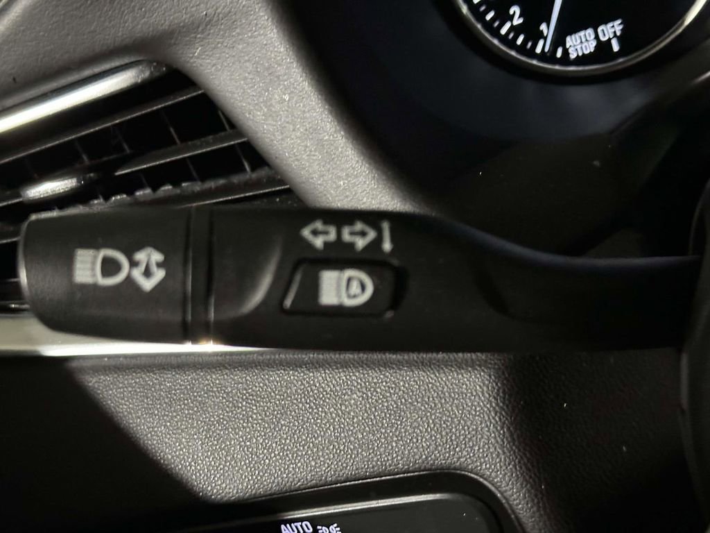 Used 2021 Buick Enclave Avenir w/ Avenir Technology Package image 32