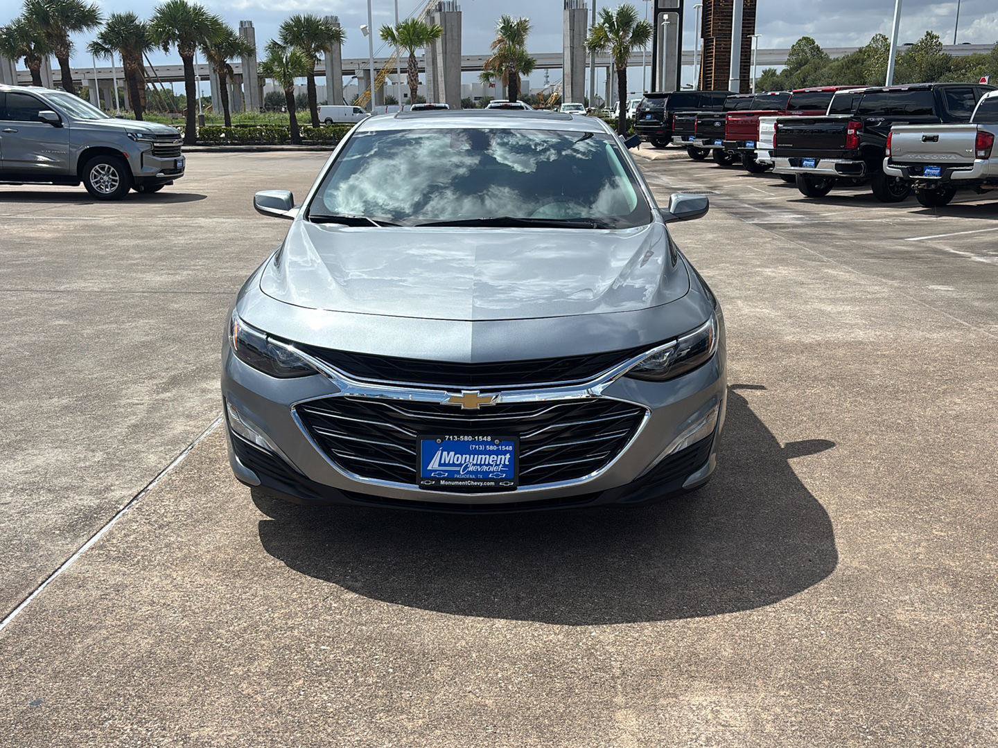 Used 2024 Chevrolet Malibu LT FWD image 2