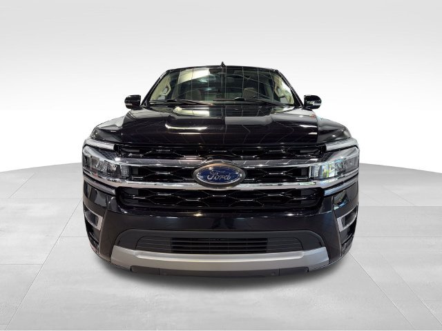 Used 2024 Ford Expedition Max Limited AWD/4WD image 2