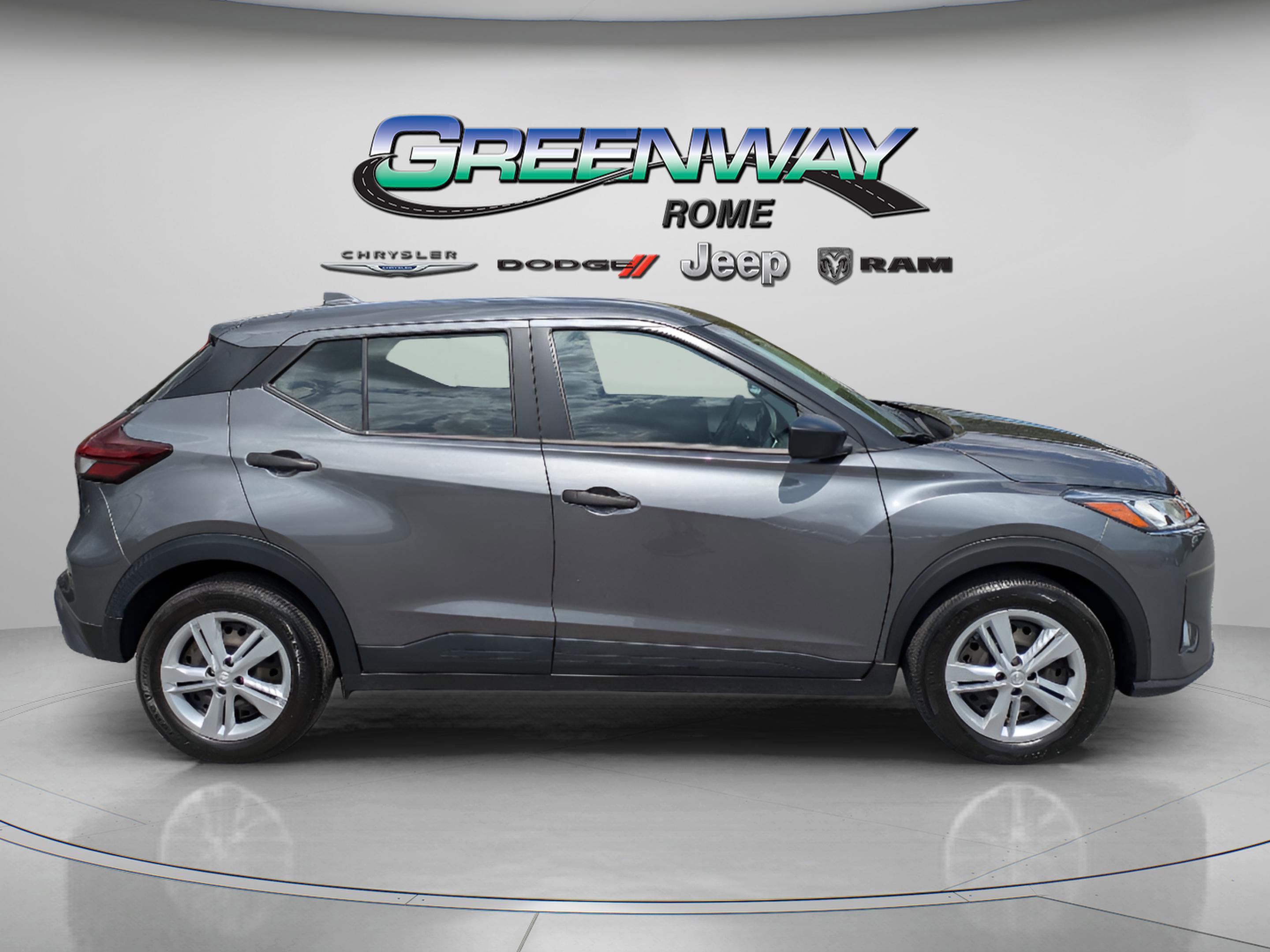 Used 2024 Nissan Kicks S image 8