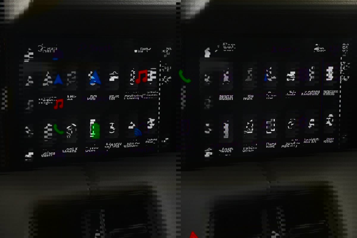 Used 2020 Porsche Taycan 4S image 38