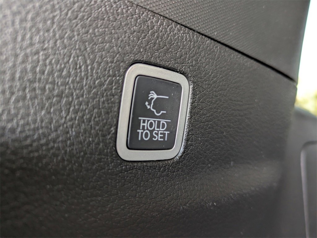 Used 2024 Jeep Grand Wagoneer L Series III image 14