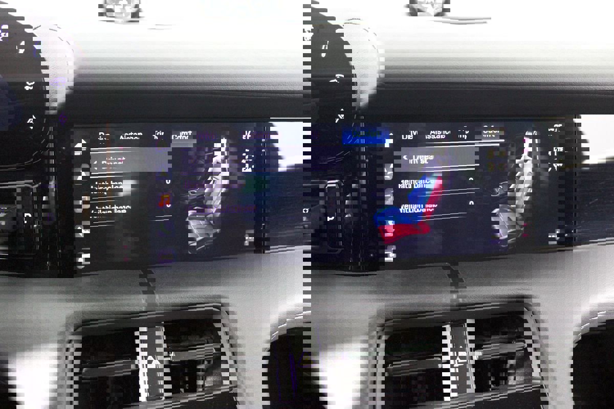 Used 2020 Porsche Taycan 4S image 30