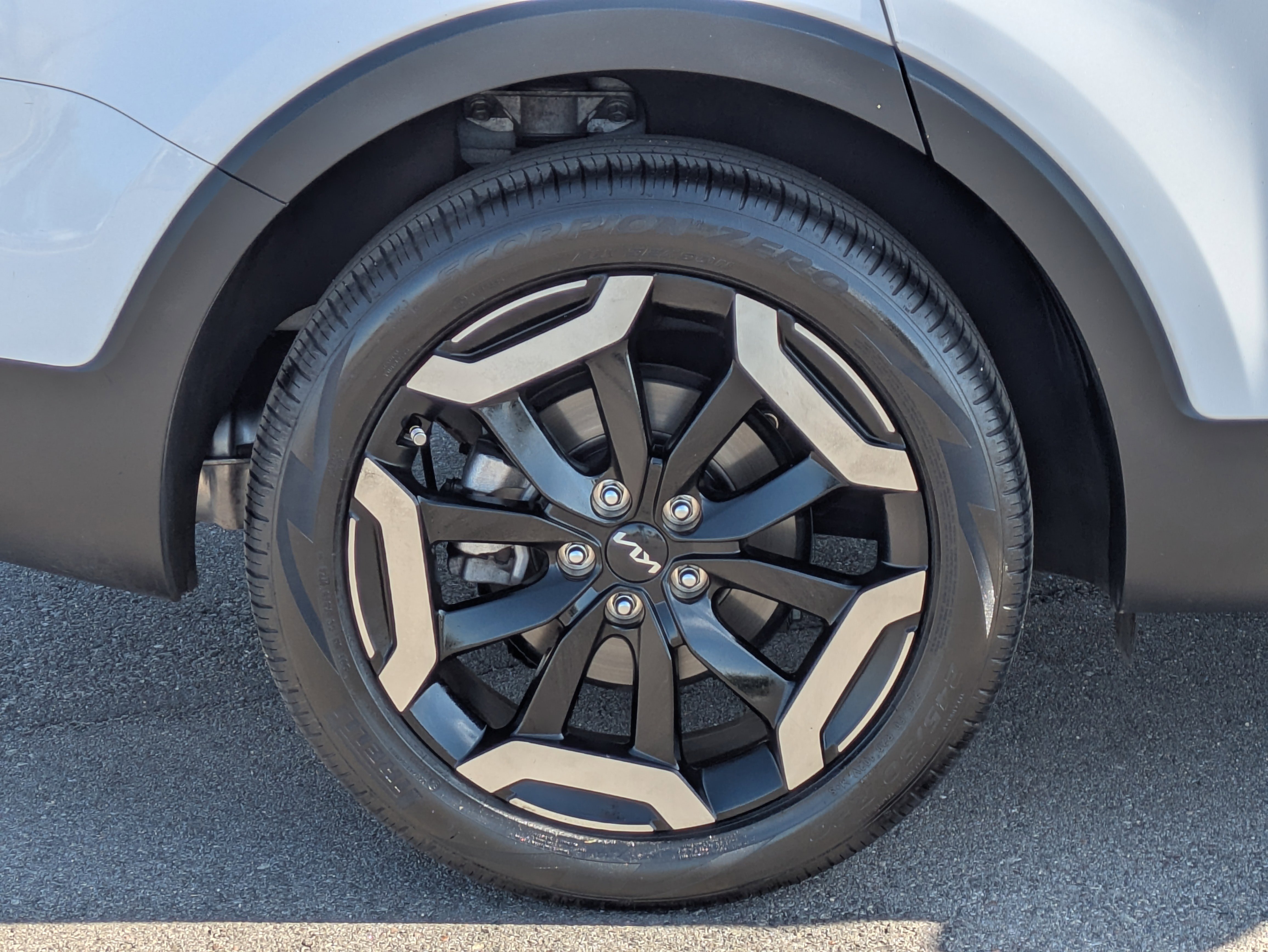 Used 2024 Kia Telluride EX w/ EX Captain's Chair Package image 9