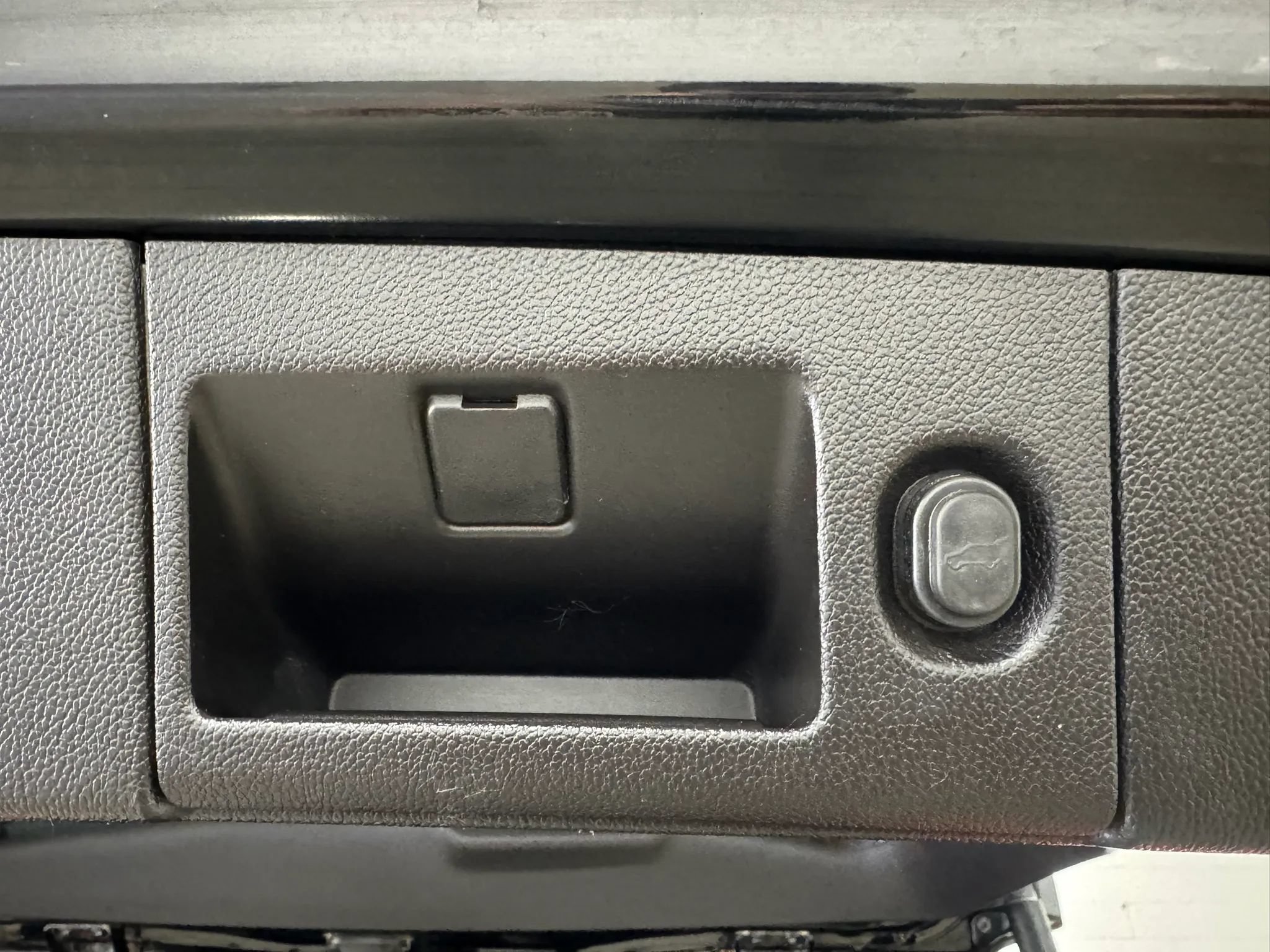 Used 2016 Chevrolet Suburban LTZ AWD/4WD image 47