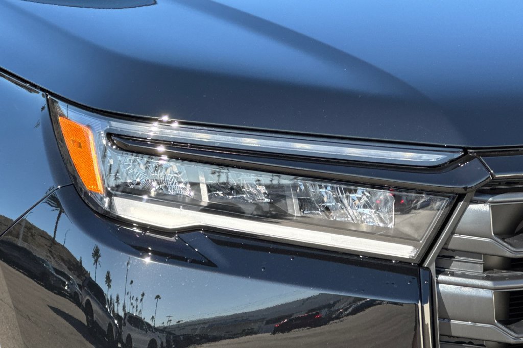New 2026 Honda Pilot Sport image 32