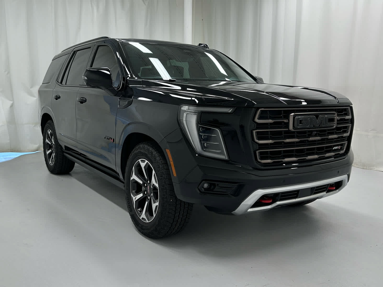 Used 2026 GMC Yukon AT4 Ultimate AWD/4WD image 2