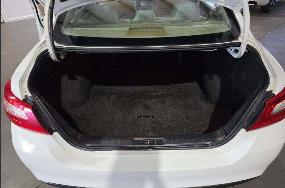 Used 2016 Nissan Altima 2.5 S w/ Power Driver Seat Package FWD image 4