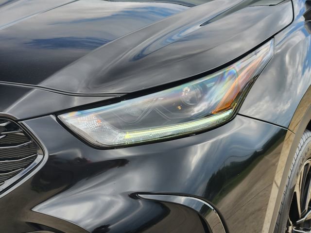 Used 2025 Toyota Highlander XSE AWD/4WD image 9