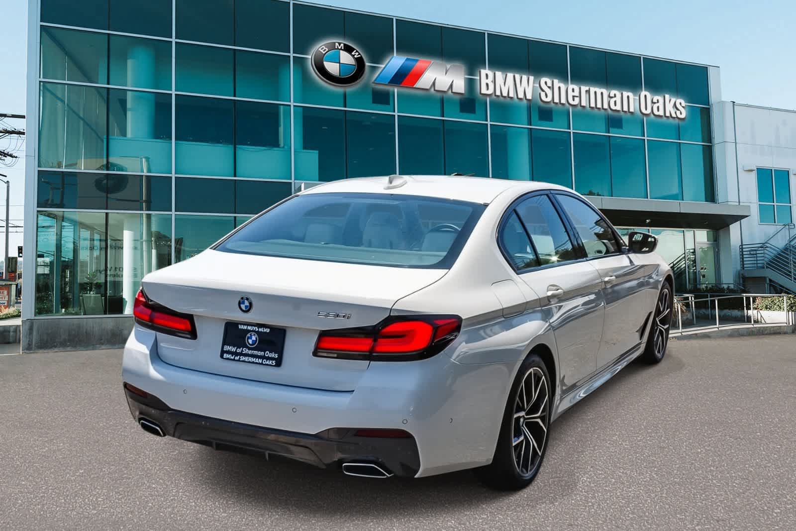 Certified 2023 BMW 530i w/ M Sport Package RWD image 4