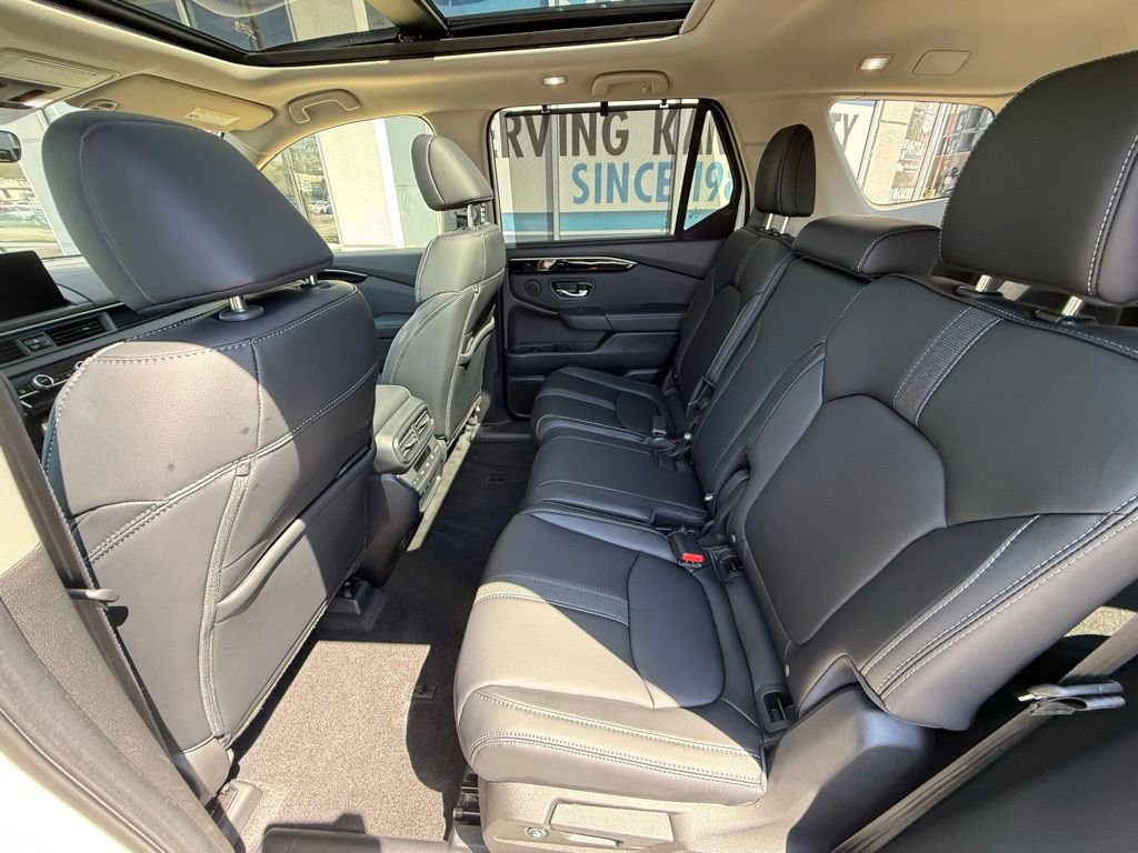 Used 2025 Honda Pilot Touring image 28