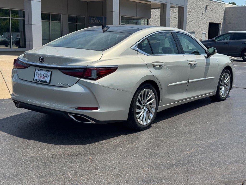 Used 2019 Lexus ES 350 w/ Accessory Package FWD image 3