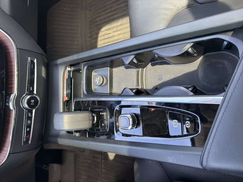Used 2024 Volvo XC60 B5 Plus w/ Protection Package Premier AWD/4WD image 14