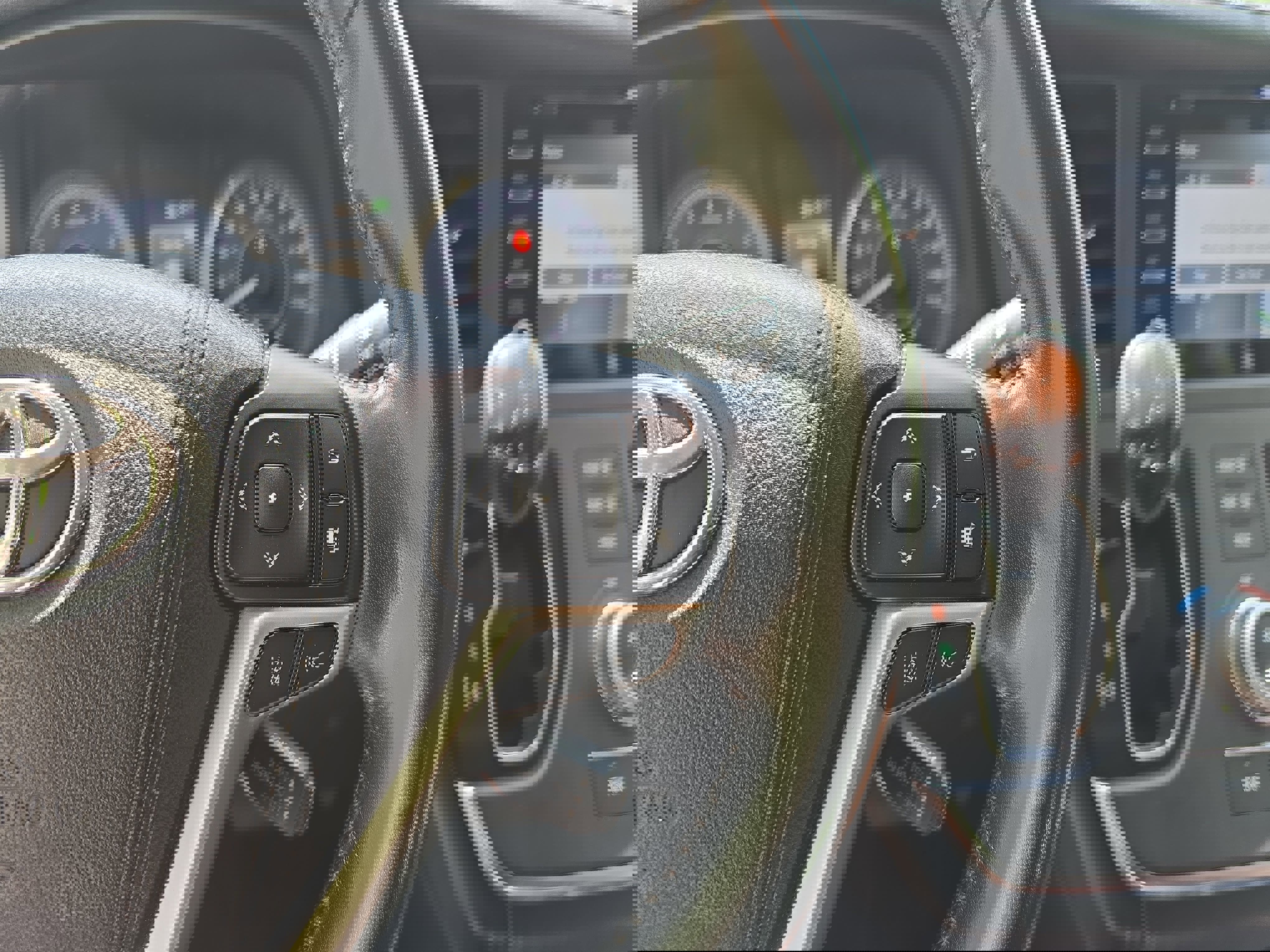 Used 2018 Toyota Sienna Limited image 17