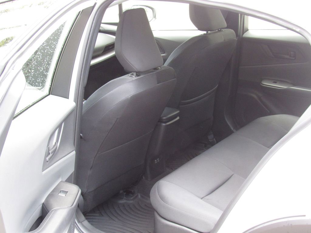 Used 2025 Toyota Prius LE FWD image 13