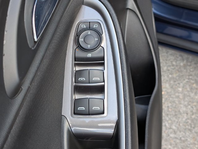 Used 2022 Chevrolet Malibu LT FWD image 16
