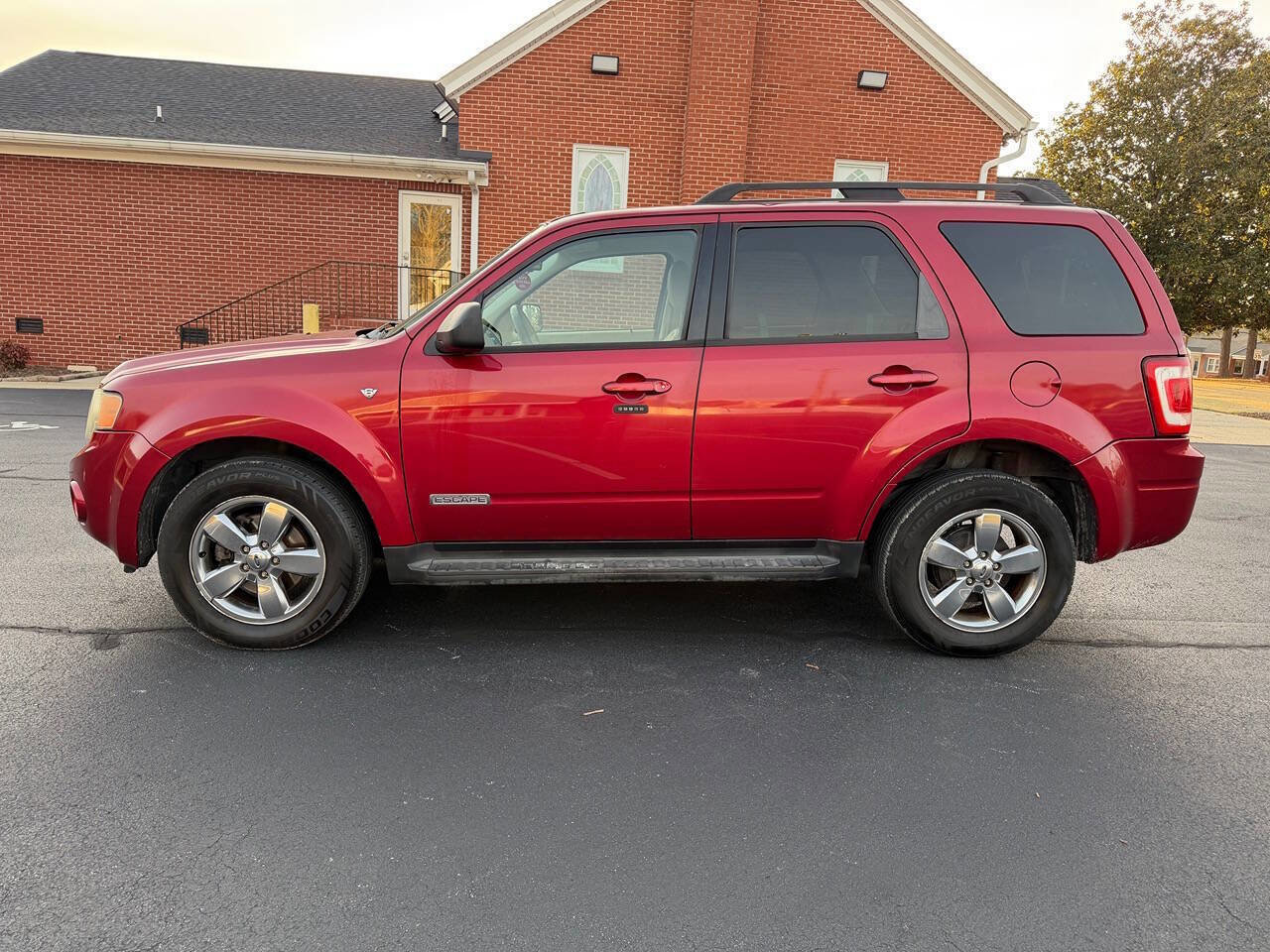 Used 2008 Ford Escape Limited FWD image 8