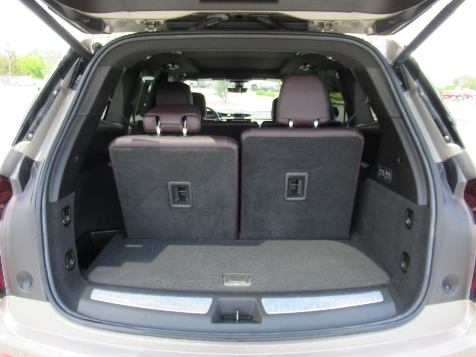 Used 2022 Cadillac XT6 Premium Luxury w/ Technology Package FWD image 38