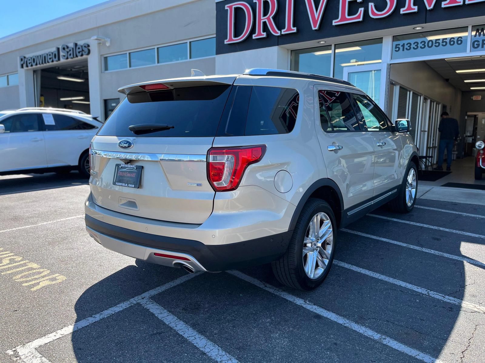 Used 2017 Ford Explorer Limited w/ Equipment Group 301A AWD/4WD image 9