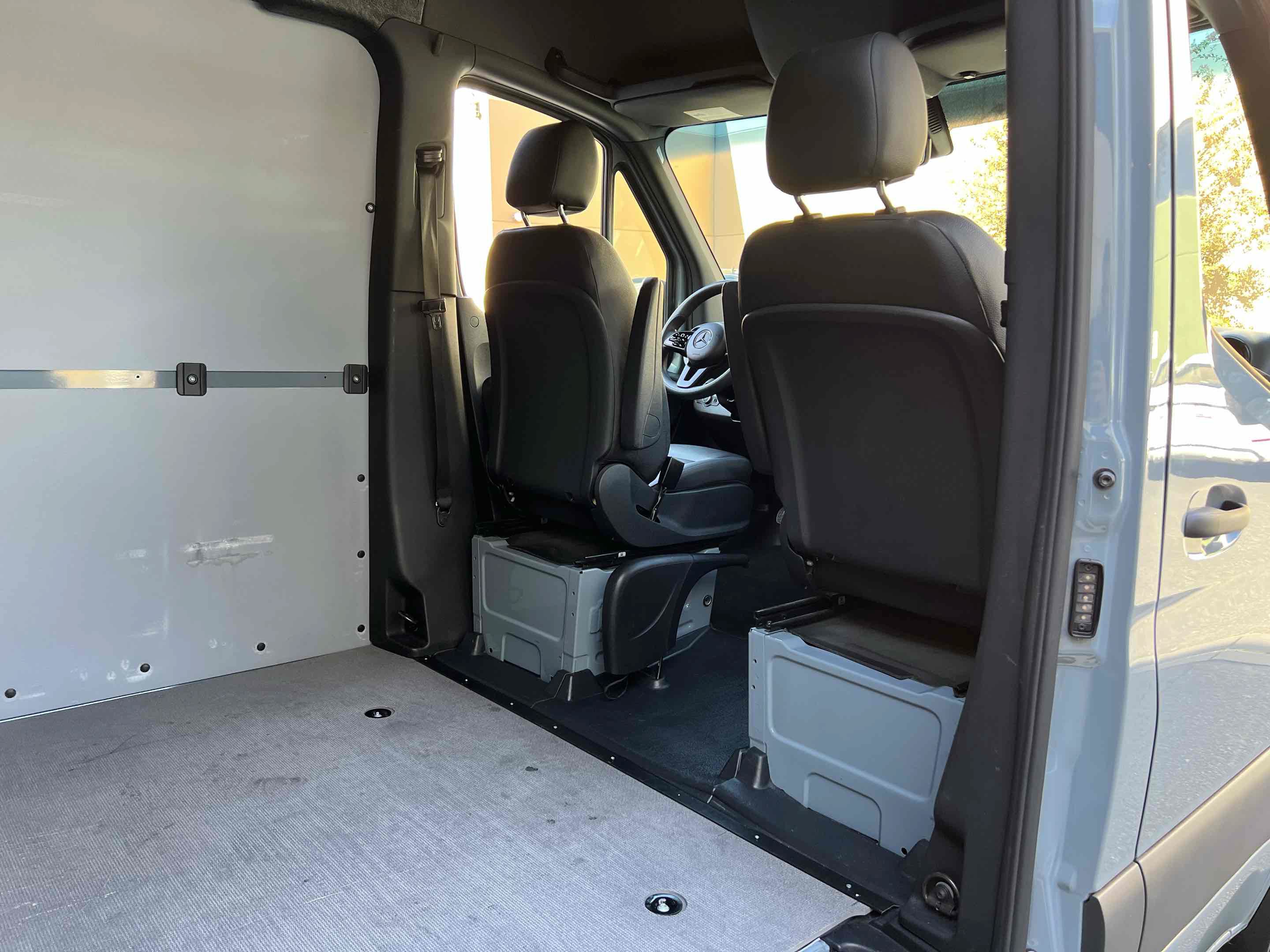 Used 2024 Mercedes-Benz Sprinter 2500 image 60