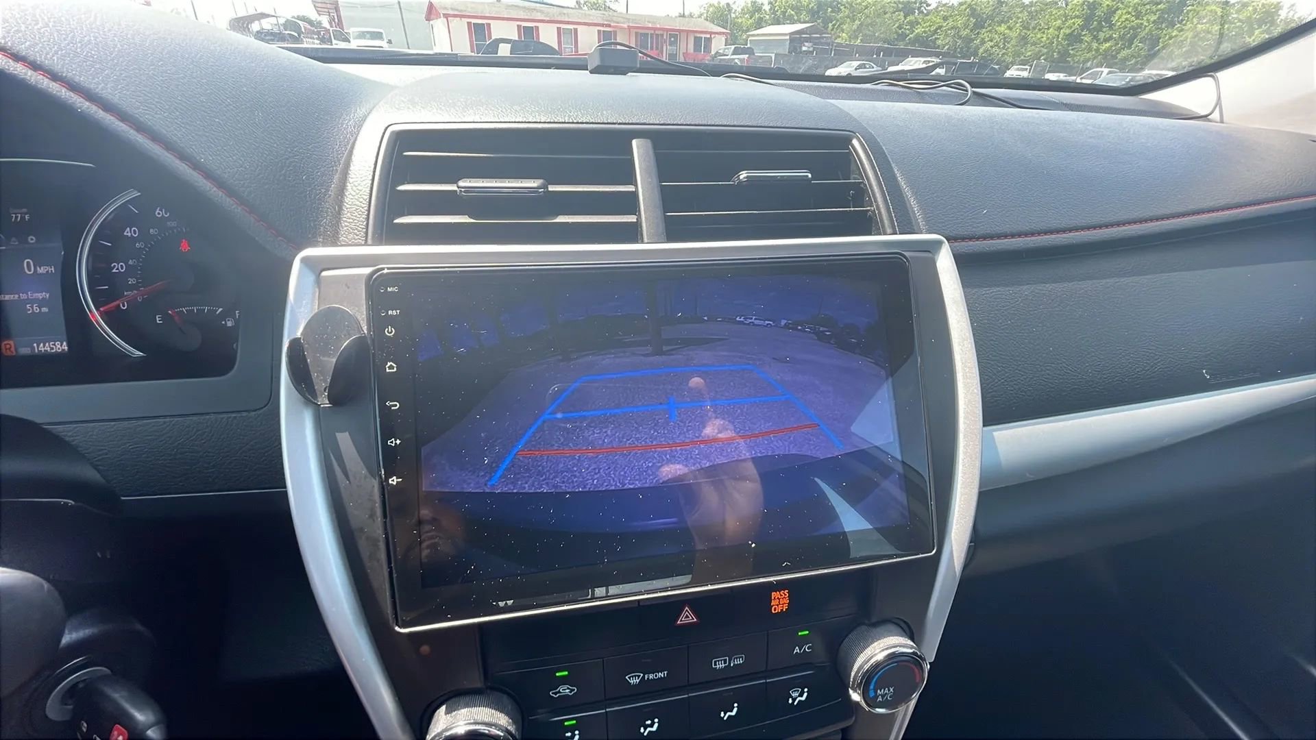 Used 2016 Toyota Camry SE FWD image 12