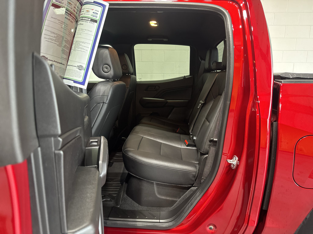 Used 2024 Chevrolet Colorado Trail Boss w/ LPO, Dark Essentials Package AWD/4WD image 10