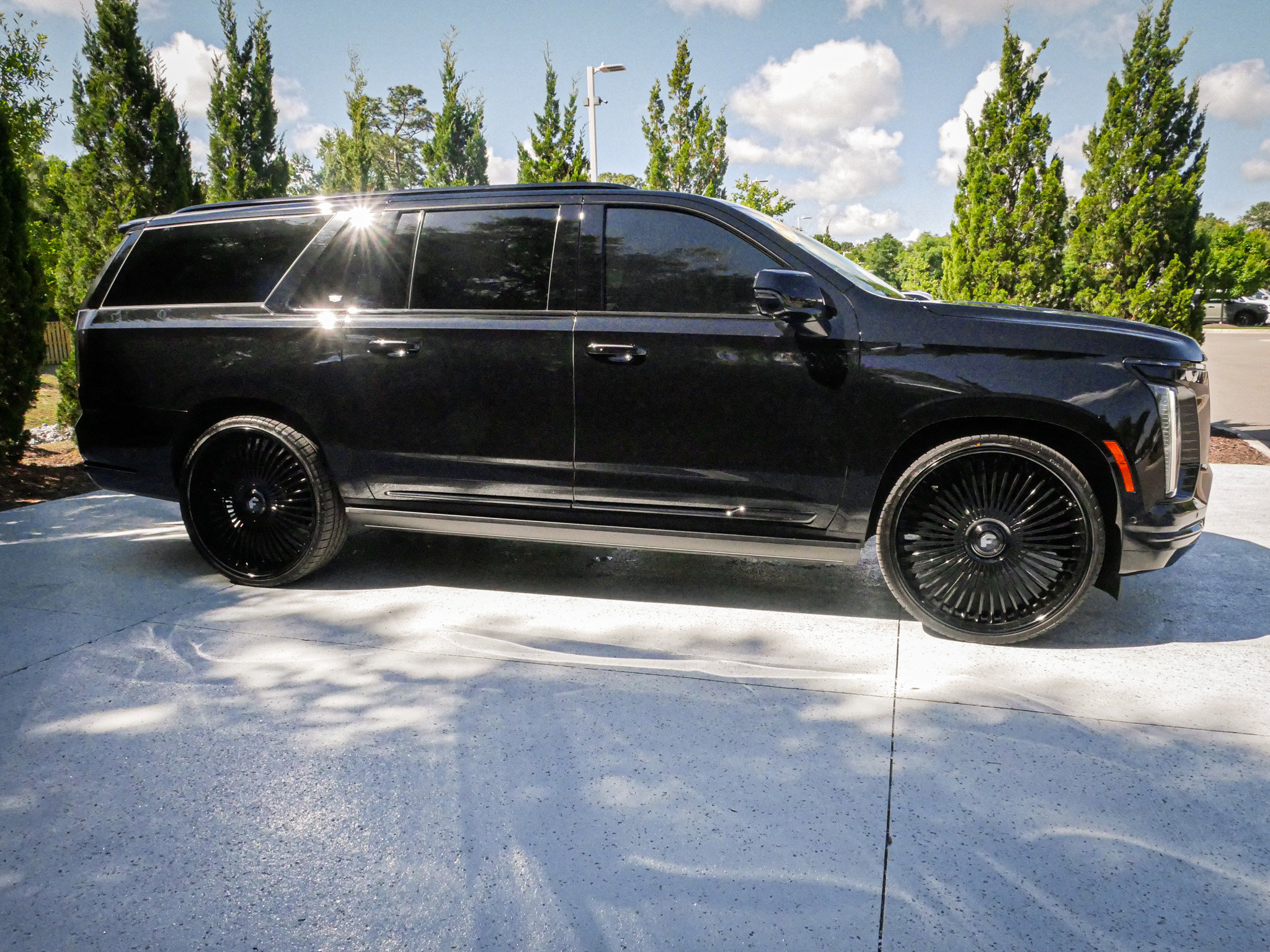 Used 2025 Cadillac Escalade ESV Sport w/ Touring Package AWD/4WD image 11