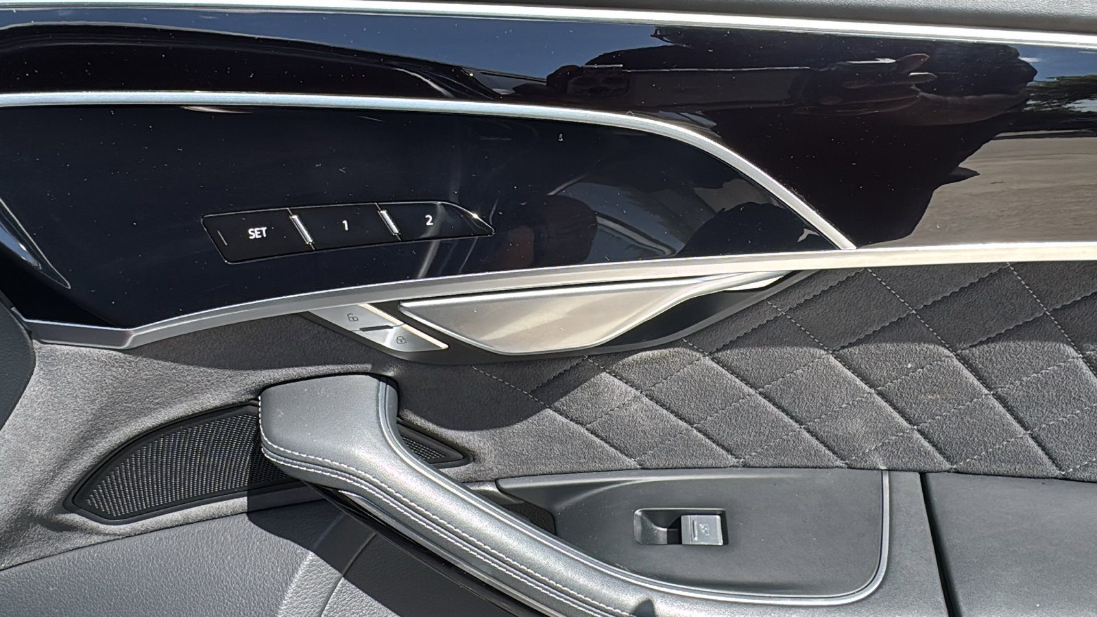 Used 2024 Audi S8 image 31