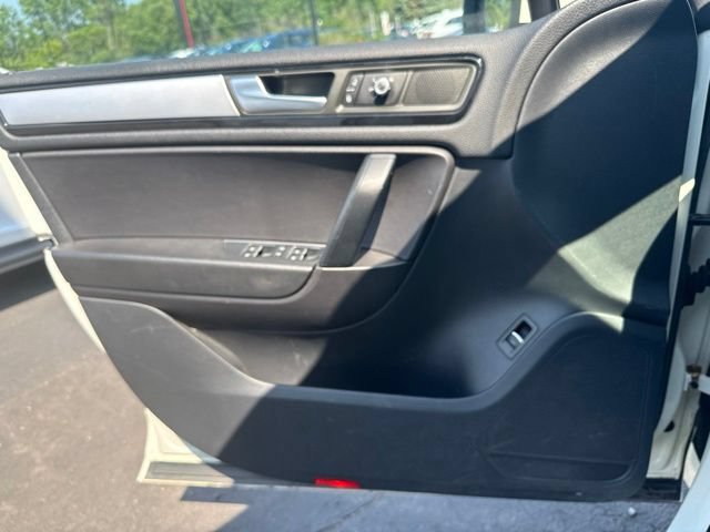 Used 2012 Volkswagen Touareg VR6 AWD/4WD image 13