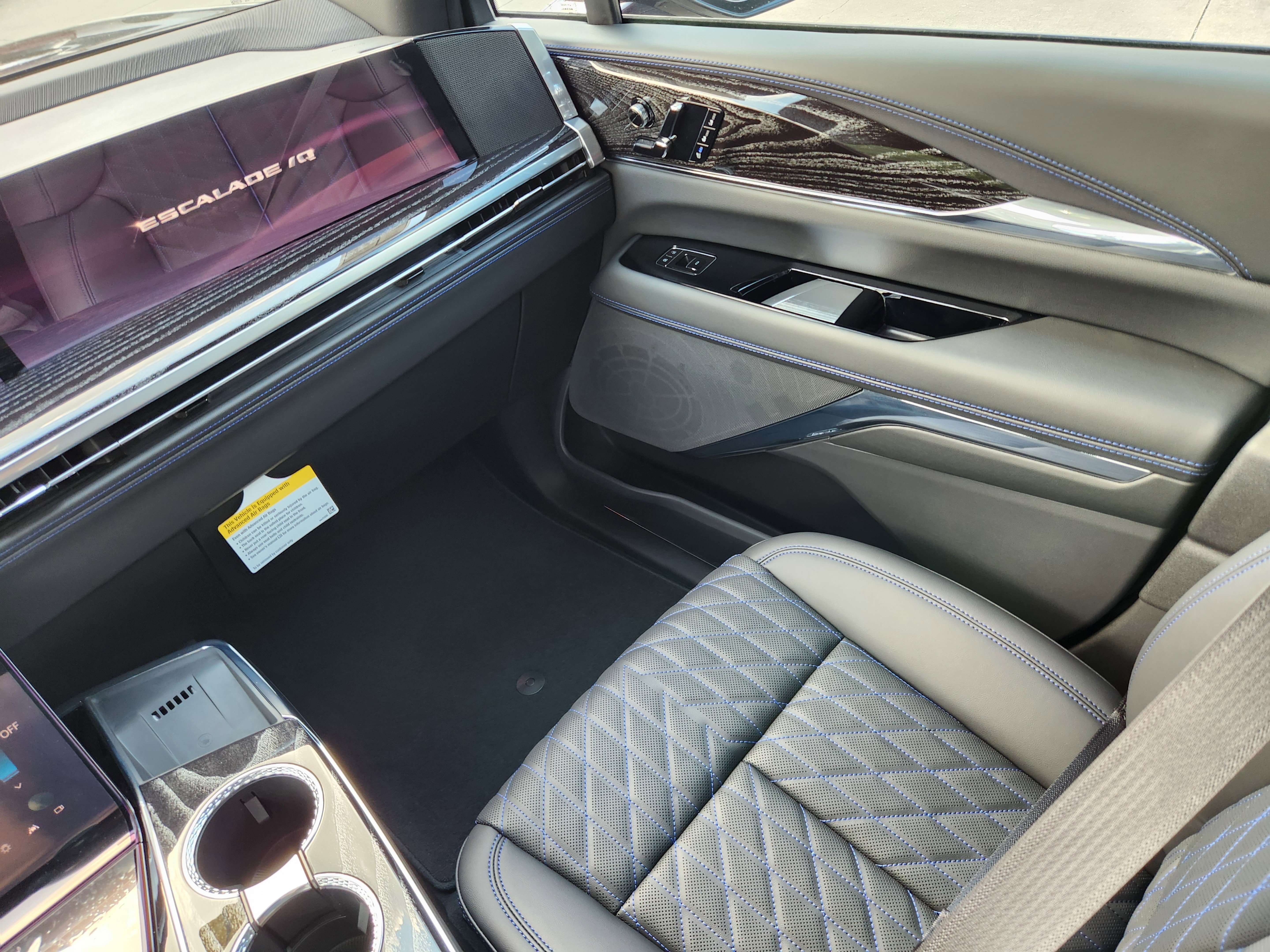 New 2025 Cadillac Escalade IQ Luxury 1 AWD/4WD image 17