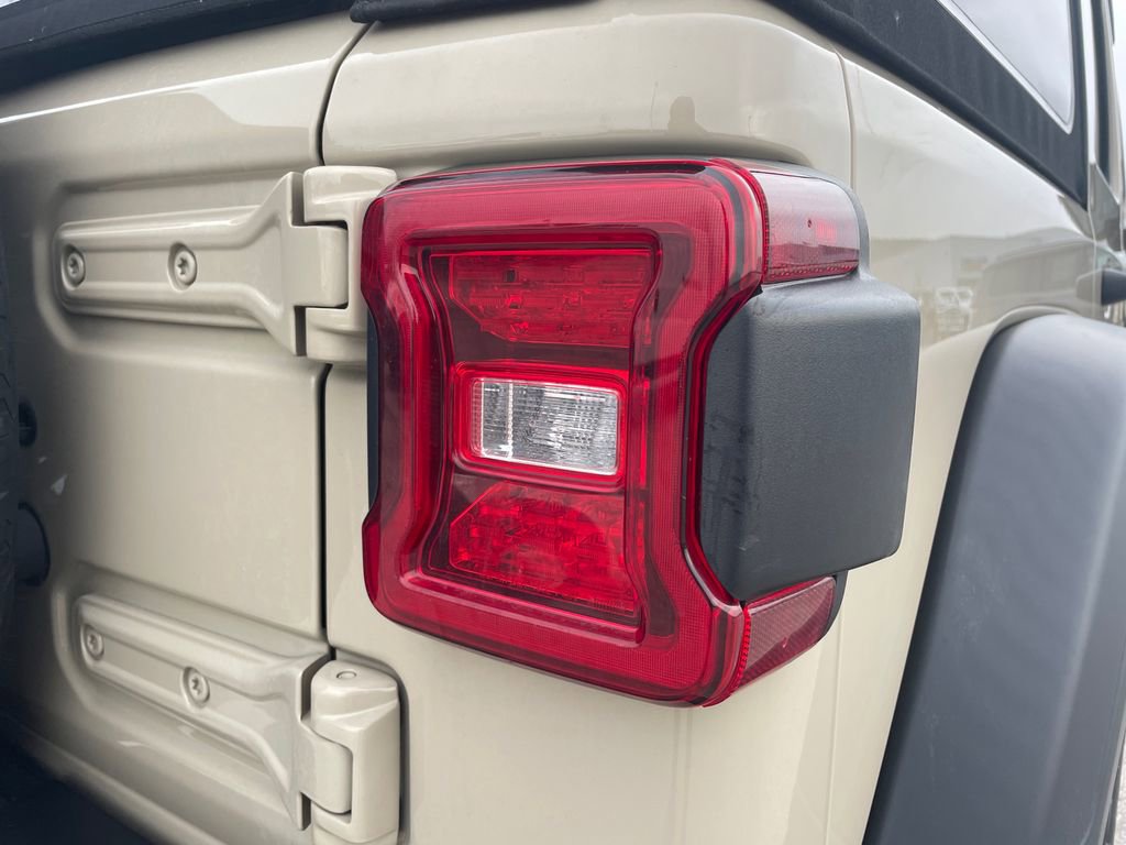 Used 2022 Jeep Wrangler Unlimited Sport image 42