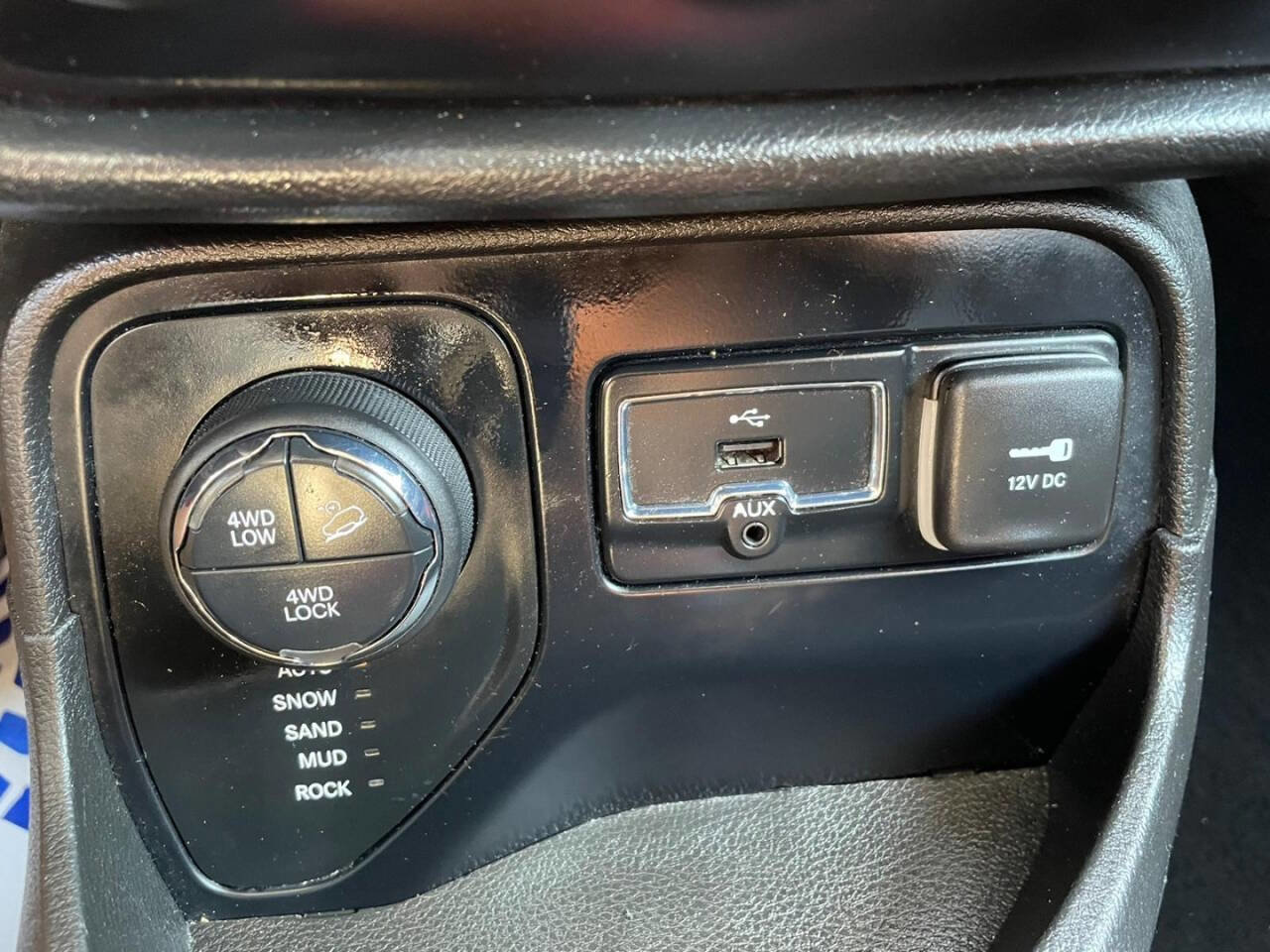 Used 2016 Jeep Renegade Trailhawk image 22