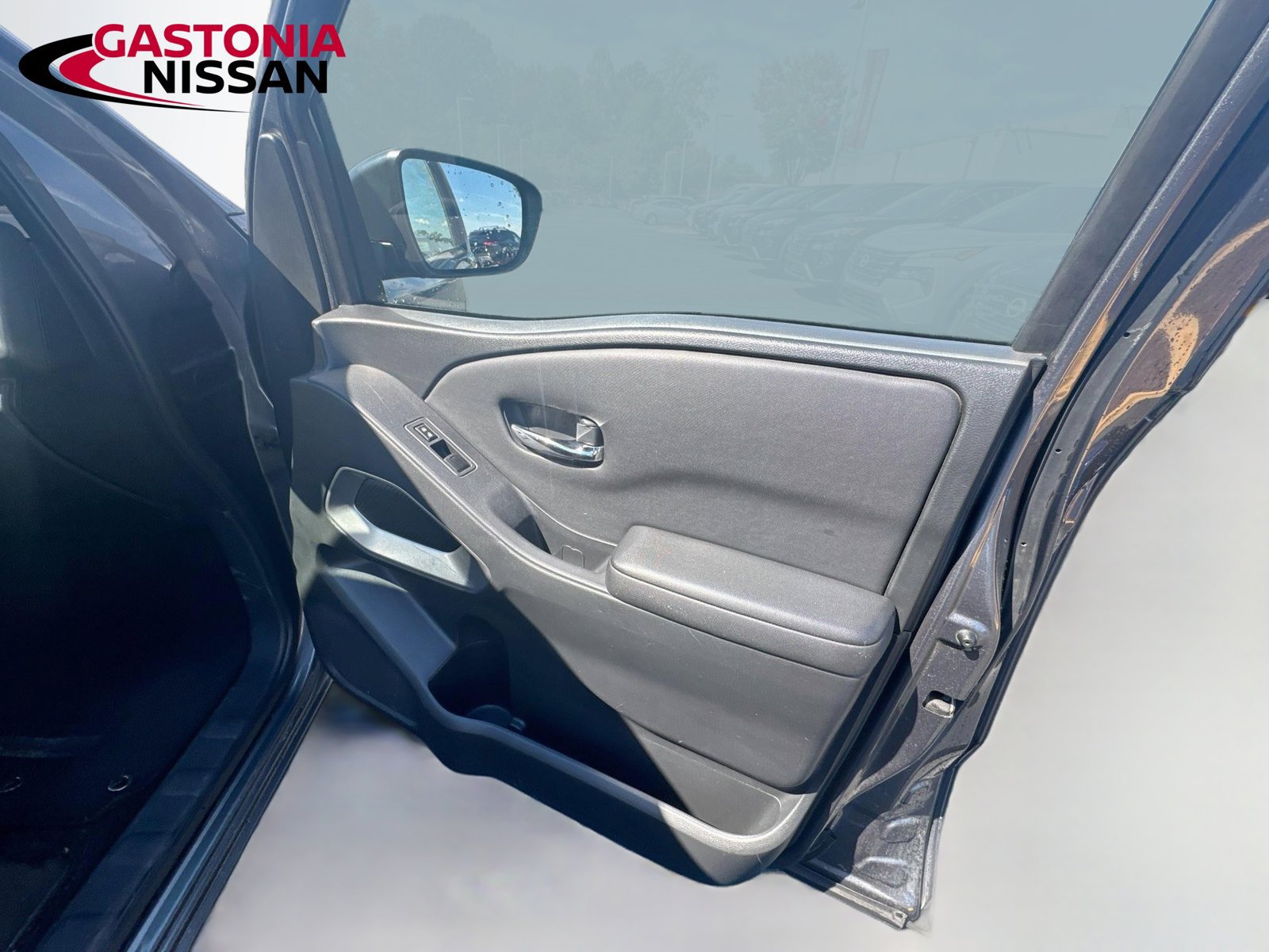 Used 2023 Nissan Frontier SV RWD image 37