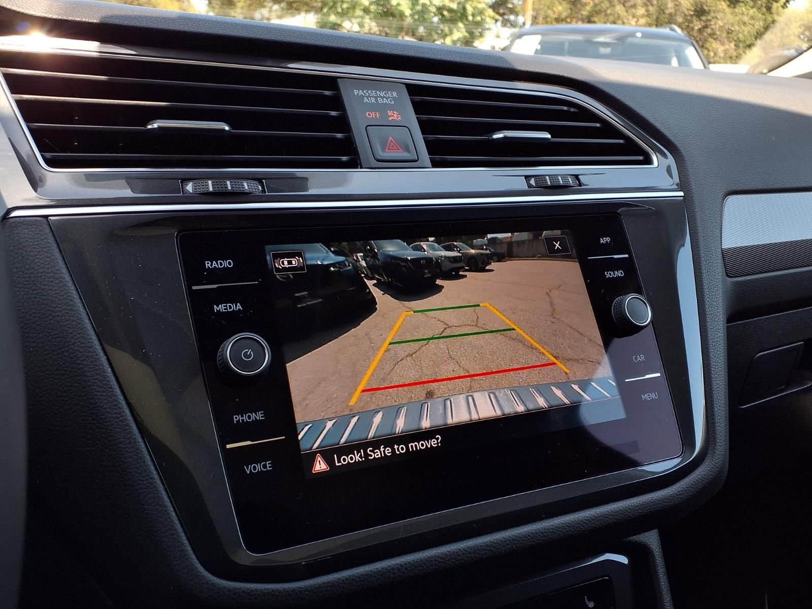 Certified 2023 Volkswagen Tiguan SE w/ Panoramic Sunroof Package FWD image 9
