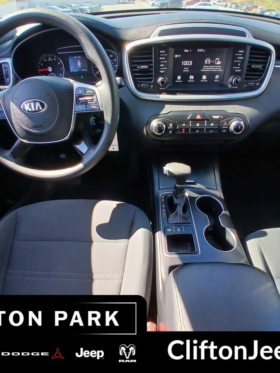 Used 2020 Kia Sorento LX AWD/4WD image 19