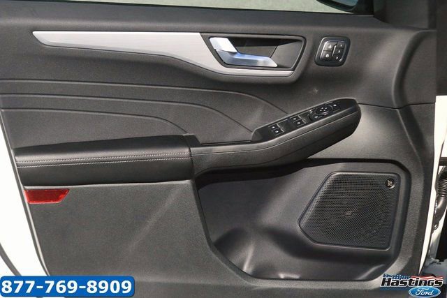 New 2025 Ford Escape SE w/ PHEV Premium Package FWD image 10