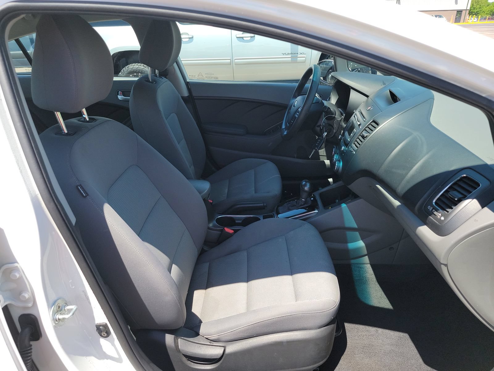 Used 2017 Kia Forte LX FWD image 11