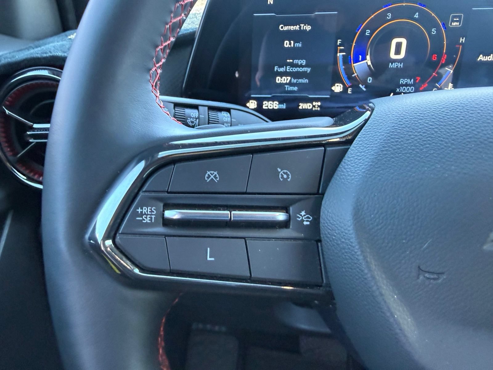Used 2025 Chevrolet Equinox RS w/ Convenience Package III AWD/4WD image 18