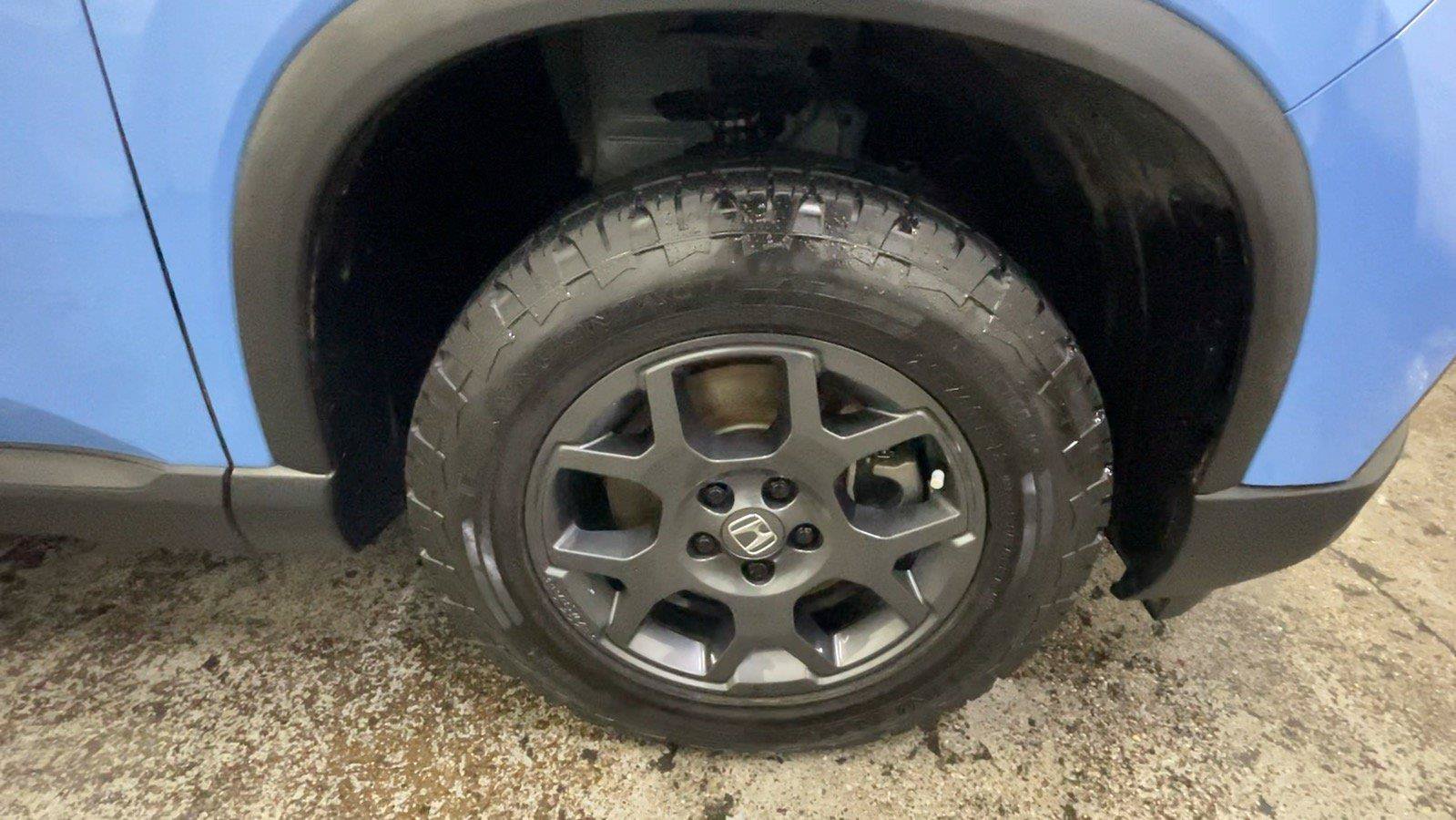 Used 2025 Honda Pilot TrailSport image 17
