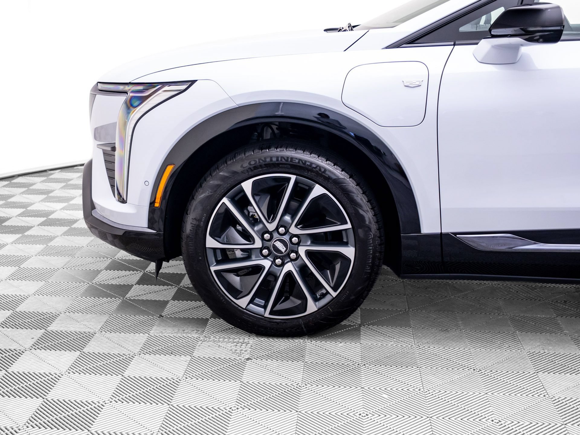 New 2027 Cadillac Optiq Sport w/ LPO, Floor Liner Package AWD/4WD image 35